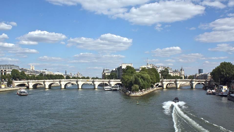 Pont neuf two sections