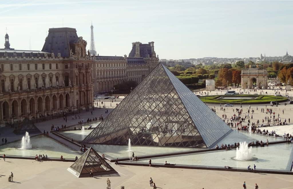 Louvre museum entrance