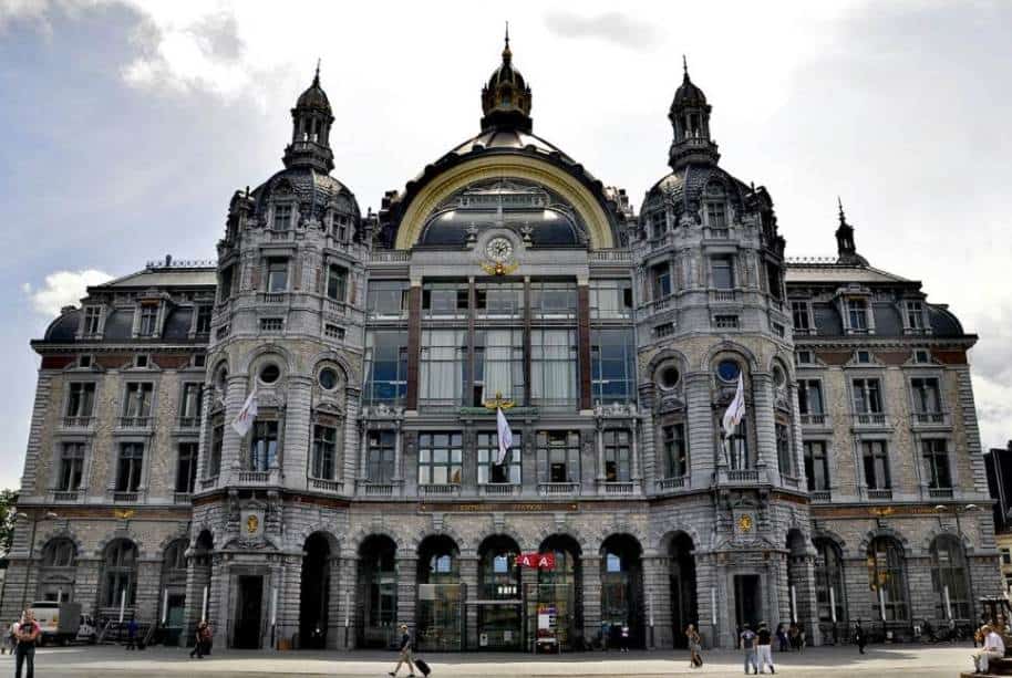 Antwerpen-Centraal train station